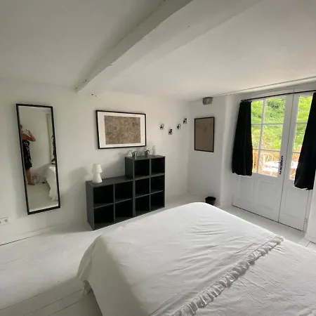 La Cachette Bas Hébergement de vacances *